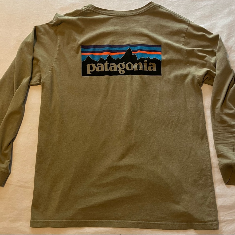 COPY - Olive green long sleeve tee Patagonia